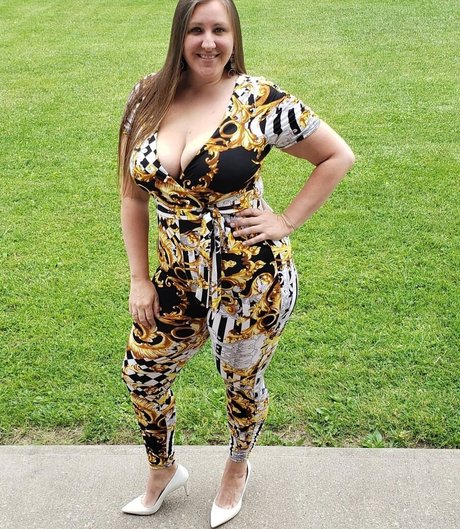 Caityy Cakesss sexy star images