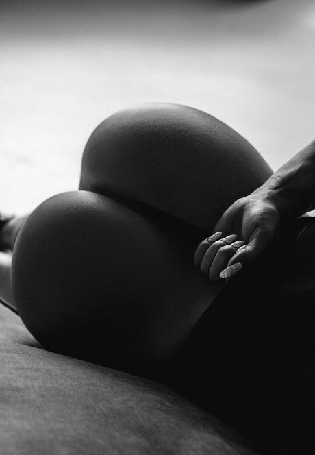 Daria Shuer art star image