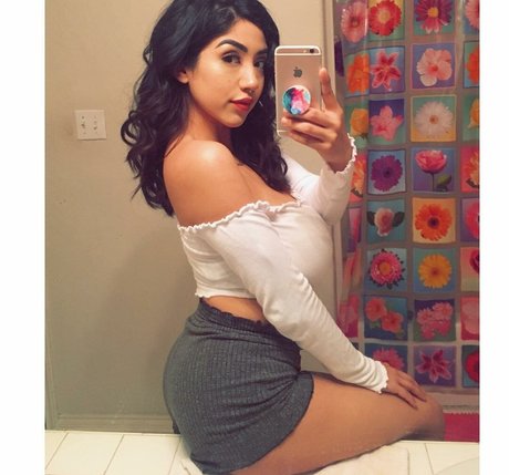 Alexandra Nicole model xxx archive