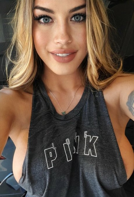 Bellaa Donnaa perfect pornstar archive