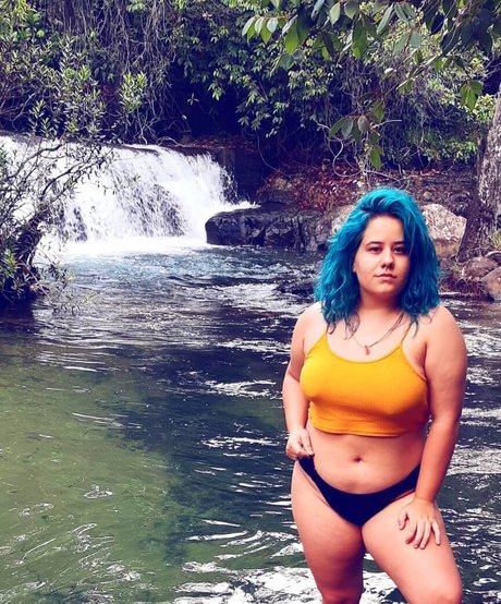 Karol Lannes model pictures