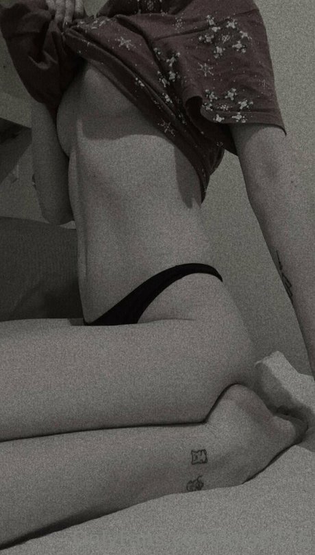 Rekapic sexy model pic