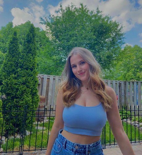 Madisun Sullivan star art gallery