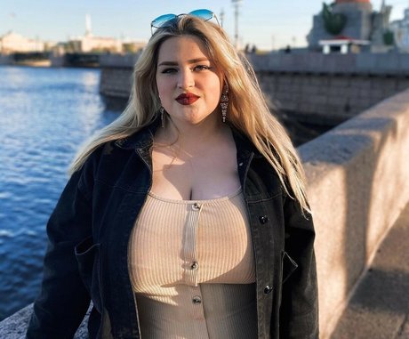 Julia Chegodar star free images