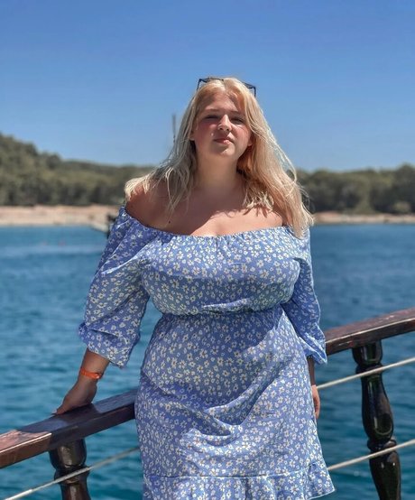 Julia Chegodar erotic star picture