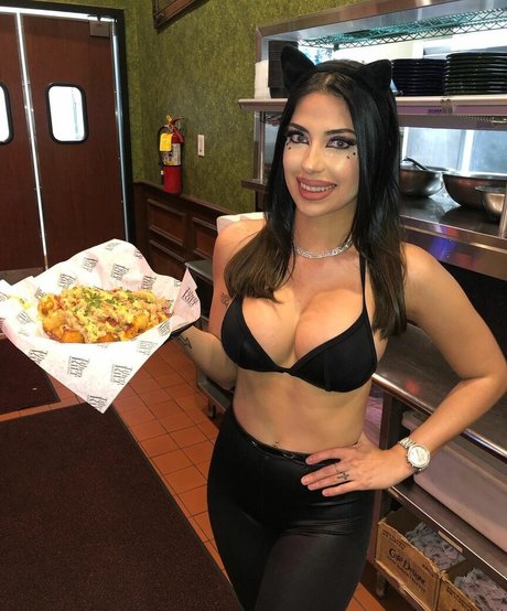 Aamybby12 exclusive model galleries