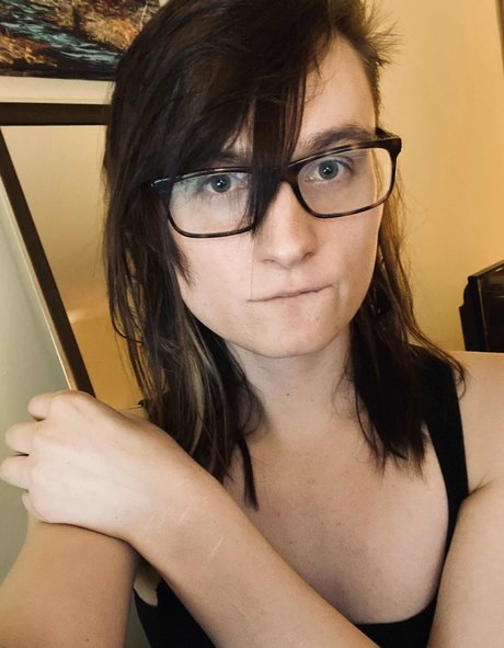 Ava Shade model xxx photo