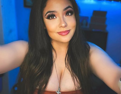 Esmeralda Quintero beautiful model photo