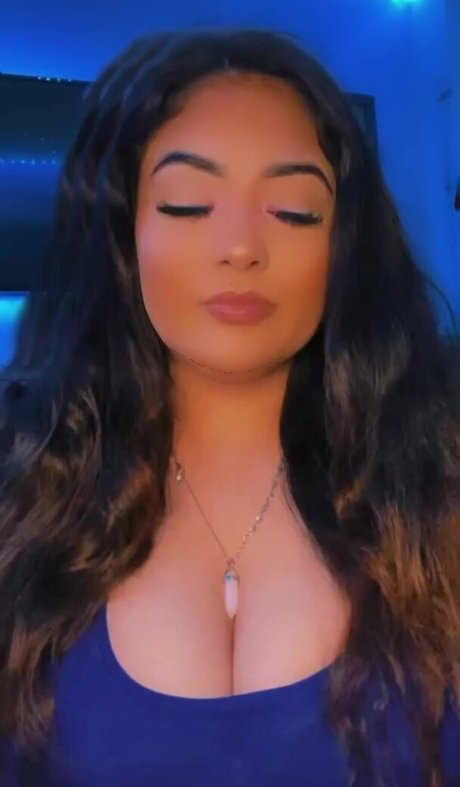 Esmeralda Quintero art model img