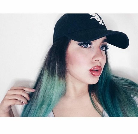 Esmeralda Quintero model art img