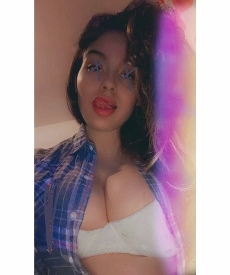 Esmeralda Quintero model free picture