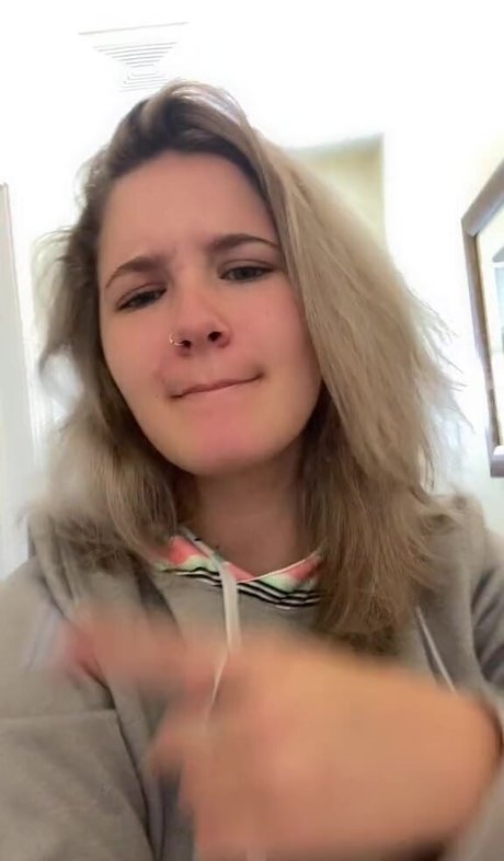 Paige F model top images