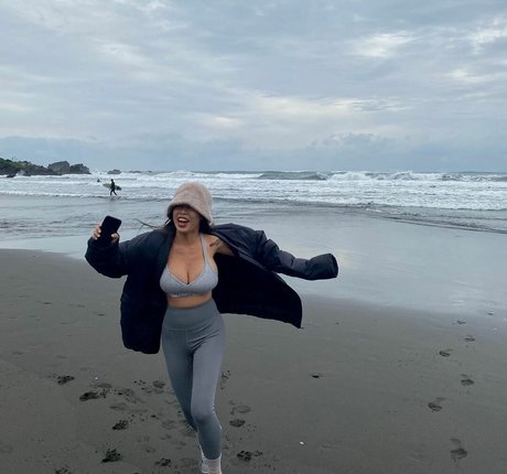 Chen model best pics