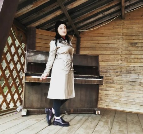 Leka Galkinstein sexy model image