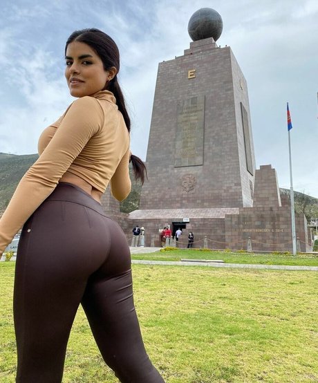 Jesi Quirola star pretty archive