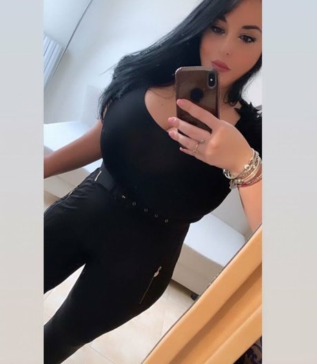 Valeria Vela model beautiful galleries