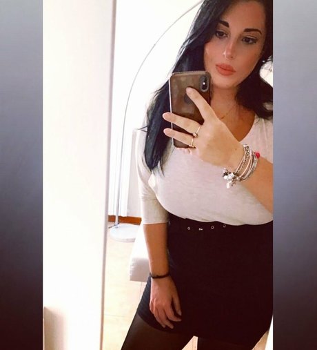 Valeria Vela perfect actress gallery