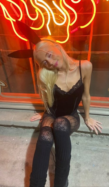 Haleyandersn sex model pic