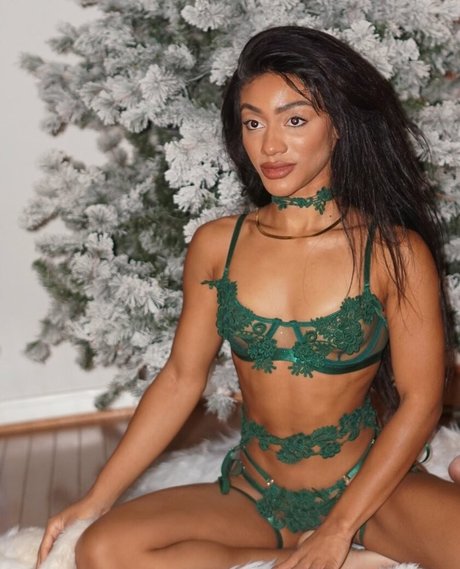 taylorchamp hot actress archive