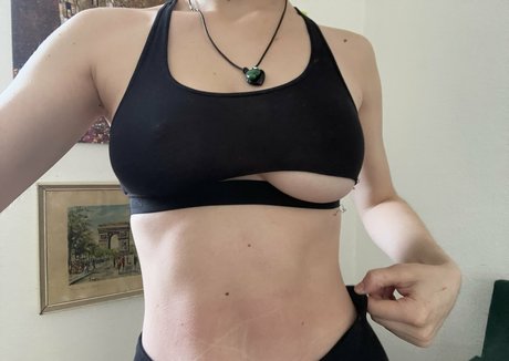 Malisplayroom nice model image