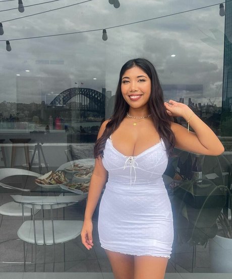 Sml Prsn pornstar naked image