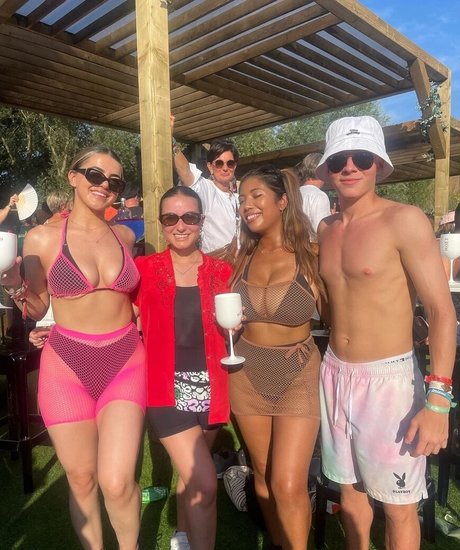 Sml Prsn star high quality gallery