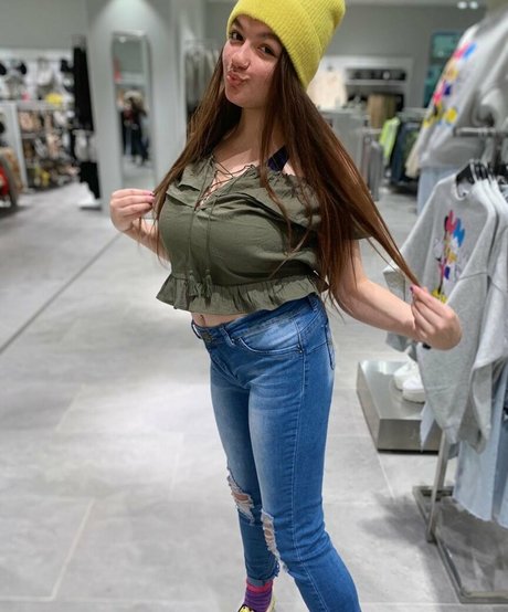 Shayla Ceccardi art actress image