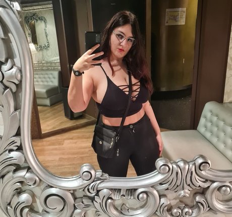 Ann Cygnus pretty star img