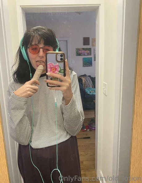 Lotion Wizard adult actress galleries