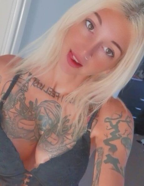 arkhamrose1912 star naked img