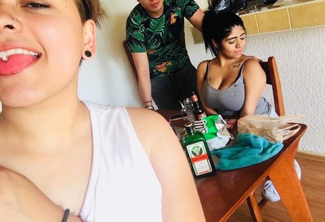 Kimberly Hdeez pornstar exclusive photos