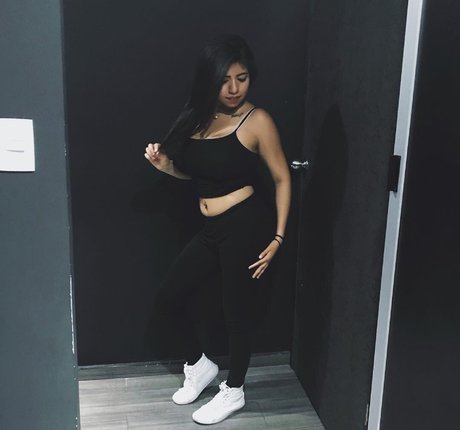 Kimberly Hdeez naked pornstar galleries