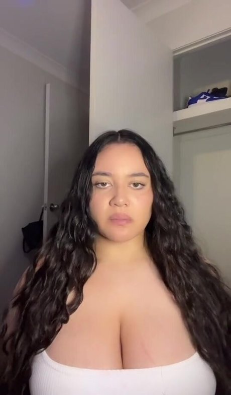 Carragh Mahuika model porn image