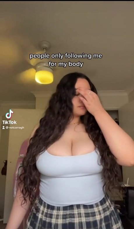 Carragh Mahuika model nude photo