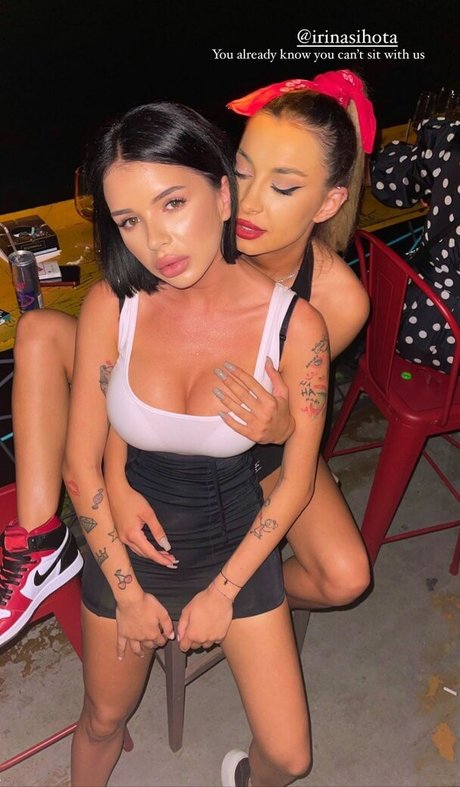 ralucaerr hot actress images