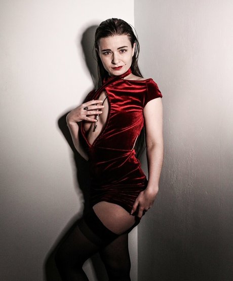 Dekilah nudes model images