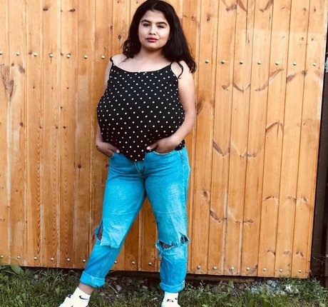 Melannia perfect pornstar pics