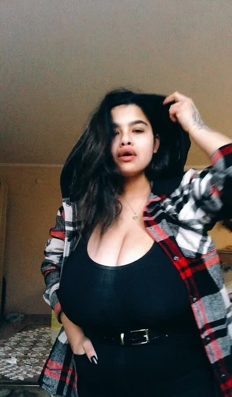 Melannia beautiful star pictures