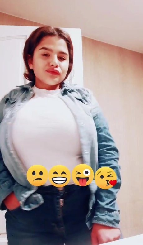 Melannia model nude photo