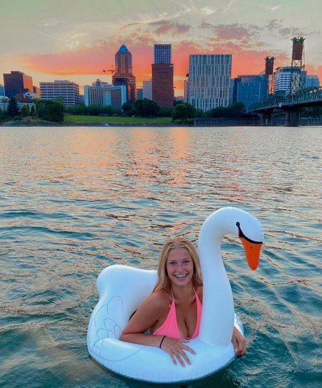 Ainsley Weaver pornographic model galleries