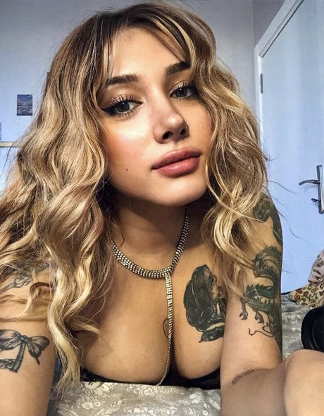 Gaye Nur Demir pornstar naked img