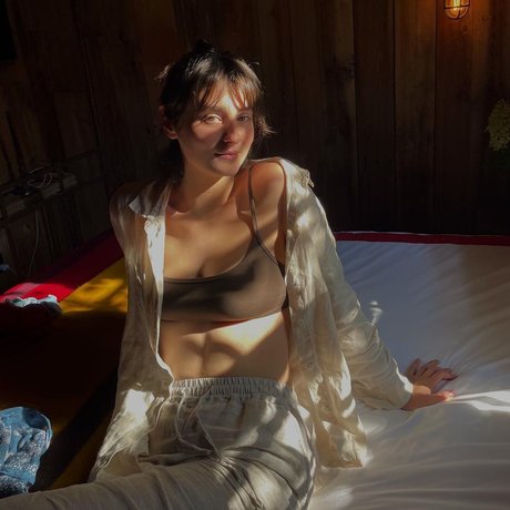 Romy Reiner model free pic