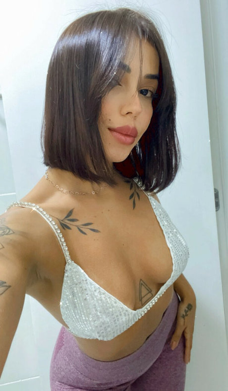 Eloh hot actress galleries