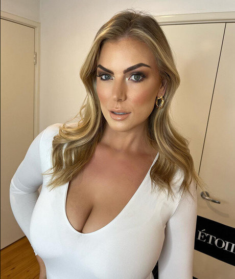 Annaliese Gann porn model pic