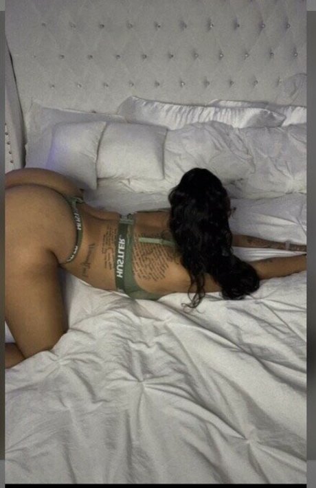 _shebecrazy pretty pornstar image