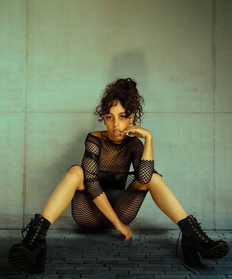 FernnyyFern star perfect pics