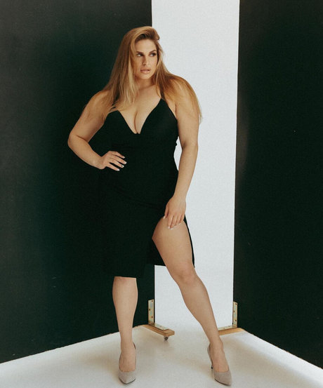 Anastasia Shark naked actress img