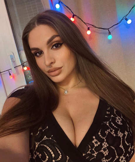 Anastasia Shark pretty pornstar pics