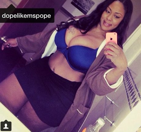 Dopelikemspope beautiful model img