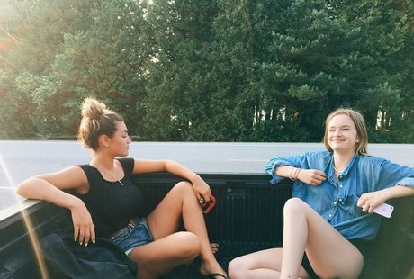 Kylie Manue nude actress picture